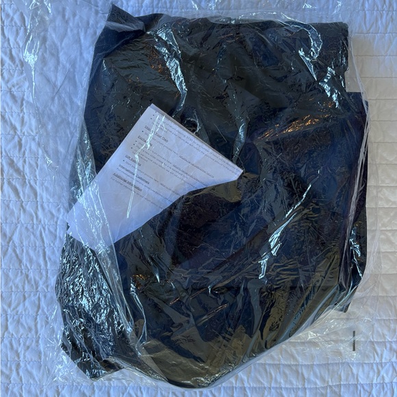 J. Crew Ludlow Classic Pants. Size 36/32 - Picture 2 of 3